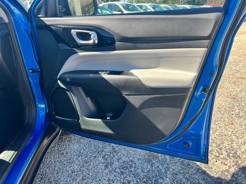 Used 2022 Jeep Compass Limited image 17