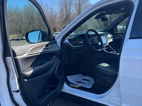 New 2026 Jeep Grand Cherokee L Limited image 11