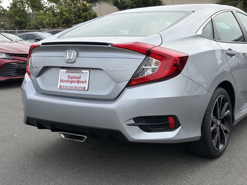 Used 2020 Honda Civic Sport image 4