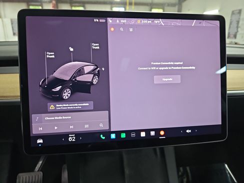 Used 2022 Tesla Model Y Long Range AWD/4WD image 23