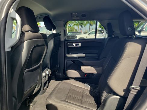Used 2020 Ford Explorer XLT RWD image 13