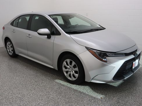 Certified 2024 Toyota Corolla LE FWD image 4