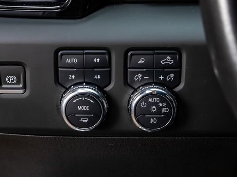 Used 2024 GMC Sierra 2500 AT4X AWD/4WD image 22