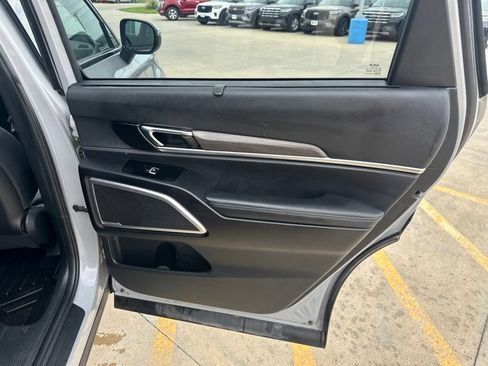 Used 2024 Kia Telluride EX X-Line AWD/4WD image 32
