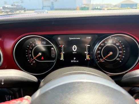 Used 2023 Jeep Gladiator Rubicon w/ Cold Weather Group AWD/4WD image 29