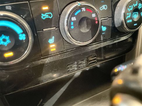 Used 2014 Chevrolet Captiva Sport LT w/ Convenience Package image 24