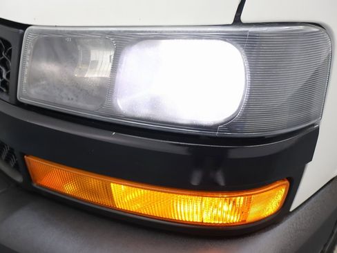 Used 2020 Chevrolet Express 2500 w/ Driver Convenience Package image 25