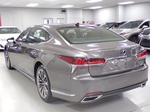 Used 2018 Lexus LS 500 AWD image 3