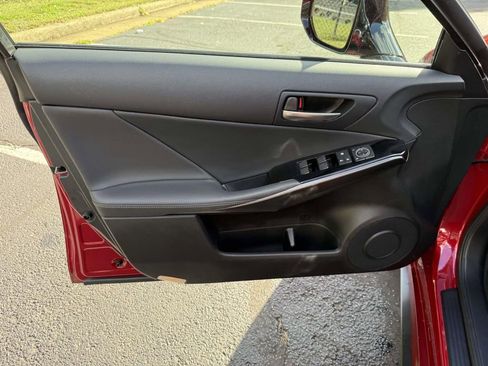 Used 2022 Lexus IS 300 AWD image 12