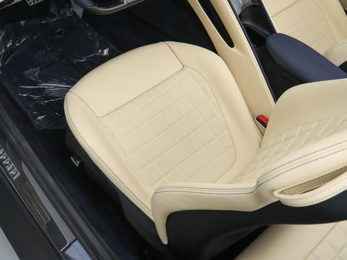 Certified 2025 Ferrari Roma Spider RWD image 27