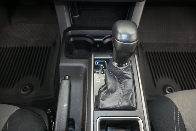Used 2021 Toyota Tacoma TRD Off-Road AWD/4WD image 10