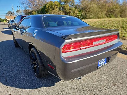 Used 2014 Dodge Challenger SXT w/ Sport Appearance Package image 4