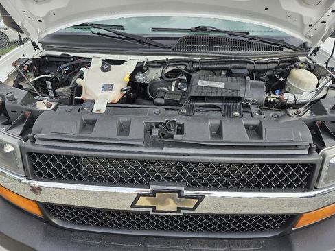 Used 2018 Chevrolet Express 4500 w/ Shuttle Bus Package RWD image 47