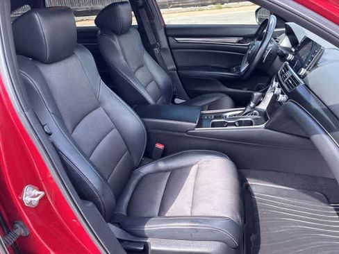 Used 2018 Honda Accord Sport image 22