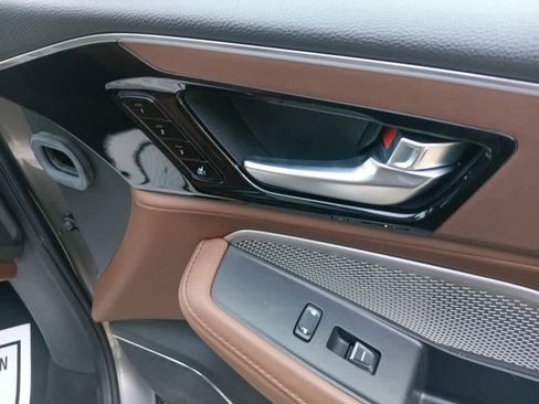 Used 2024 Acura MDX SH-AWD w/ Technology Package image 29