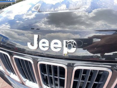 Used 2015 Jeep Grand Cherokee Limited w/ Luxury Group II AWD/4WD image 22