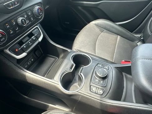 Used 2023 GMC Terrain SLT w/ Infotainment Package II AWD/4WD image 23