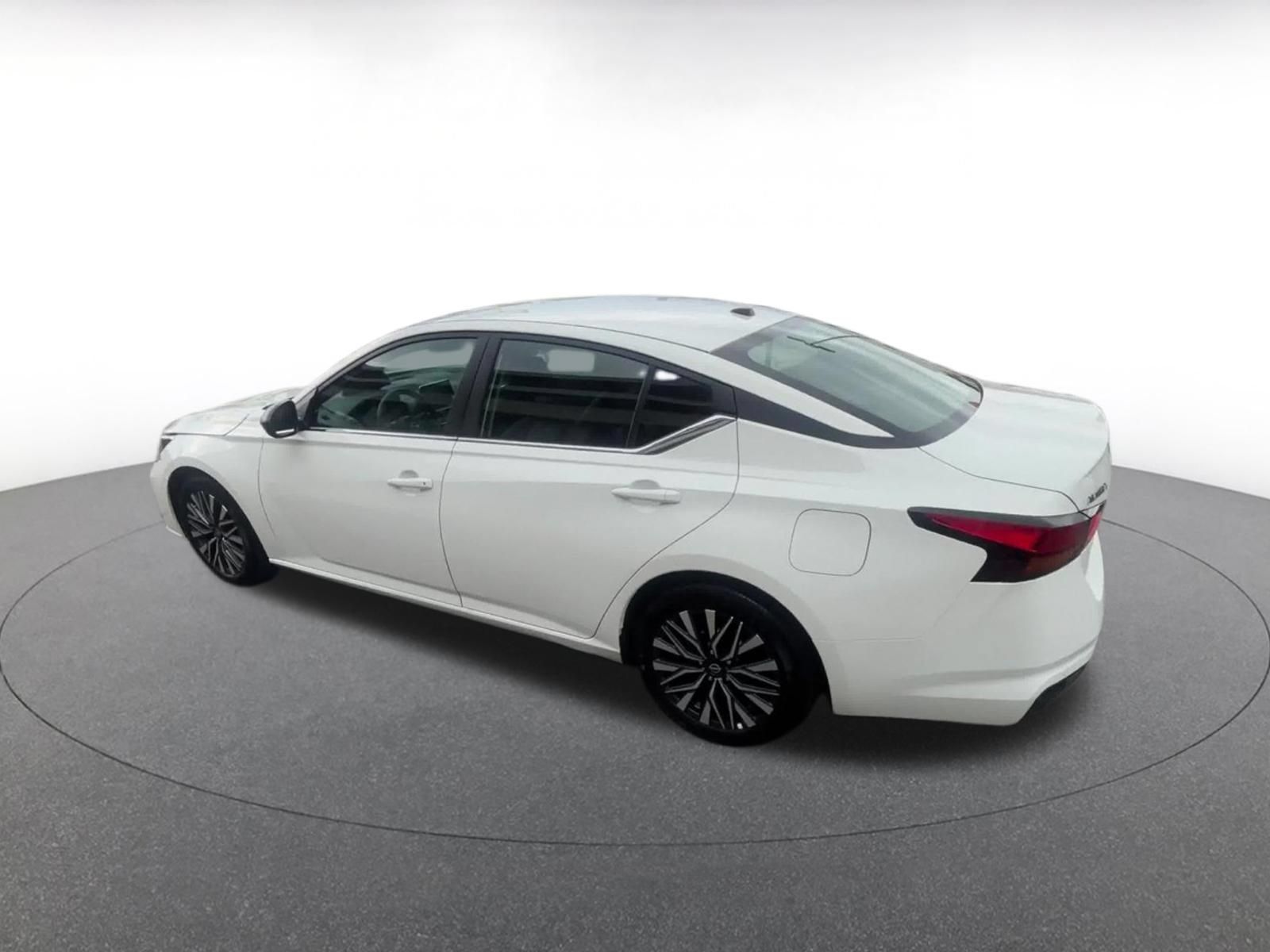 Used 2026 Nissan Altima 2.5 SV FWD image 9