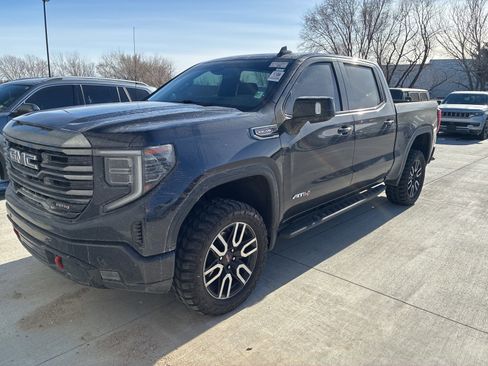 Used 2022 GMC Sierra 1500 AT4 w/ AT4 Premium Package image 2