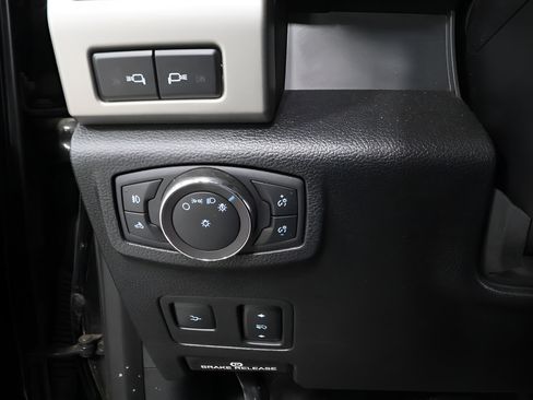 Used 2019 Ford F250 Lariat AWD/4WD image 17