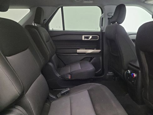 Used 2022 Ford Explorer XLT image 19