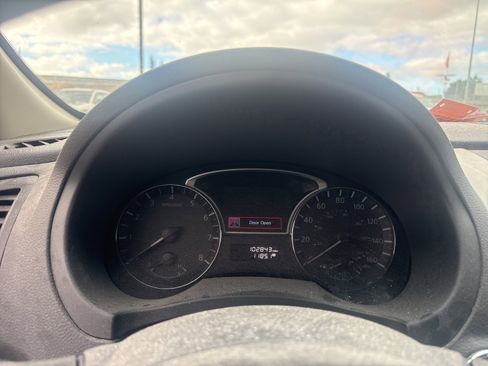 Used 2014 Nissan Altima 2.5 SV w/ Convenience Package image 11