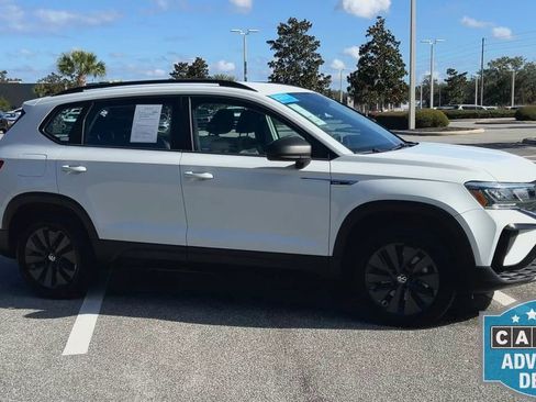 Used 2023 Volkswagen Taos S image 2