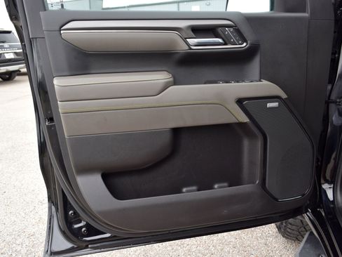 Used 2024 Chevrolet Silverado 1500 ZR2 AWD/4WD image 19