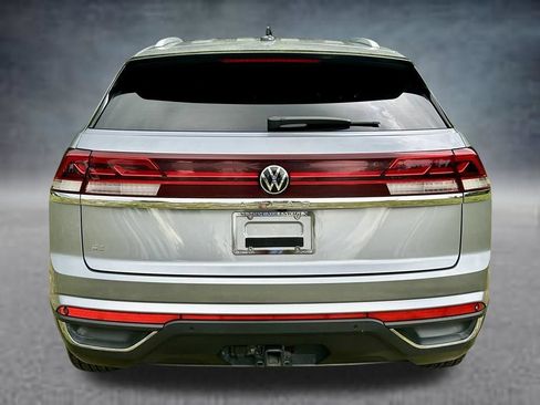 Used 2024 Volkswagen Atlas Cross Sport SE FWD image 6