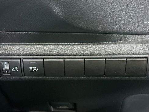 Used 2025 Toyota Corolla LE image 16