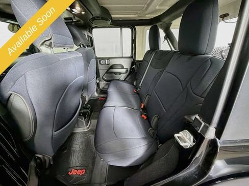 Used 2021 Jeep Wrangler Unlimited Sahara w/ Uconnect 4C Nav & Sound Group AWD/4WD image 25
