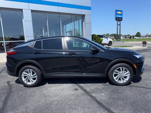 Used 2024 Buick Envista Preferred w/ Convenience I Package FWD image 2