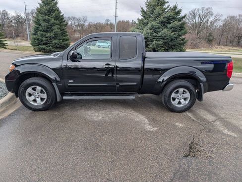 Used 2012 Nissan Frontier SV image 6
