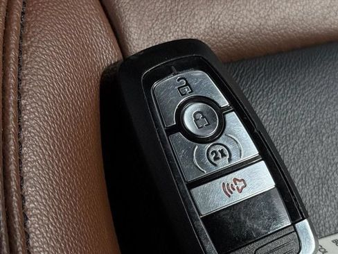 Used 2024 Ford Bronco Outer Banks AWD/4WD image 30