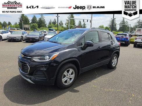 Used 2021 Chevrolet Trax LT AWD/4WD image 1