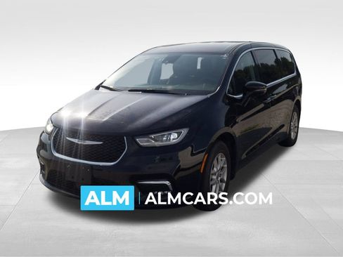 Used 2024 Chrysler Pacifica Touring-L FWD image 1