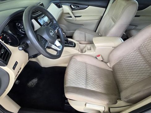 Used 2017 Nissan Rogue S FWD image 6