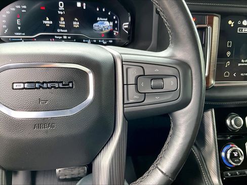 Used 2023 GMC Yukon Denali Ultimate image 22