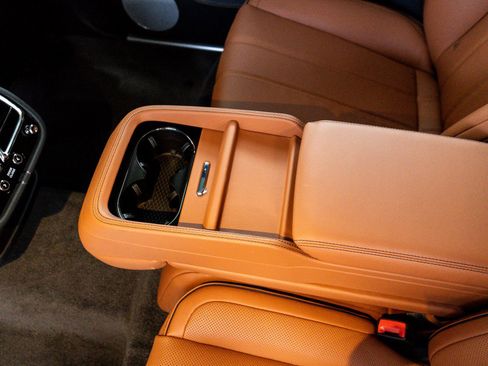 New 2025 Bentley Bentayga Extended Wheelbase image 27