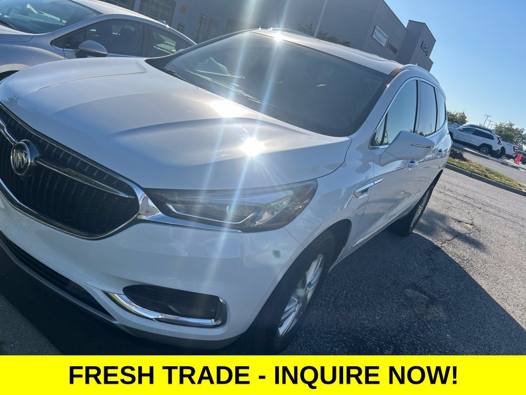 Used 2021 Buick Enclave Essence w/ Sound and Sites Package FWD image 1