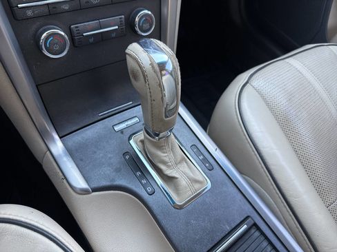 Used 2012 Lincoln MKZ image 33