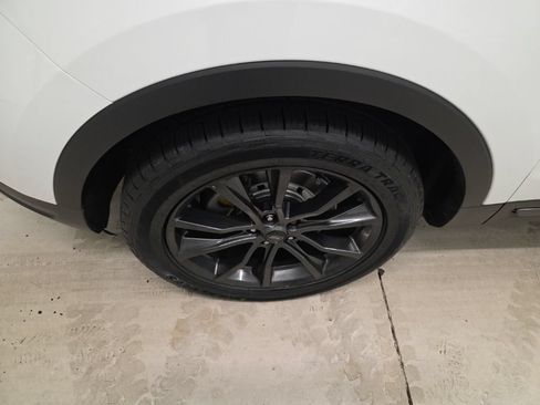 Used 2019 Ford Explorer XLT w/ Equipment Group 202A AWD/4WD image 2