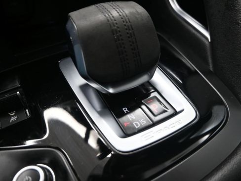 Used 2021 Jaguar E-PACE SE image 23