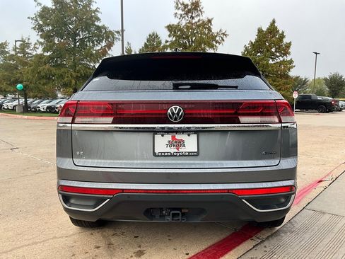 Used 2025 Volkswagen Atlas Cross Sport SE image 7