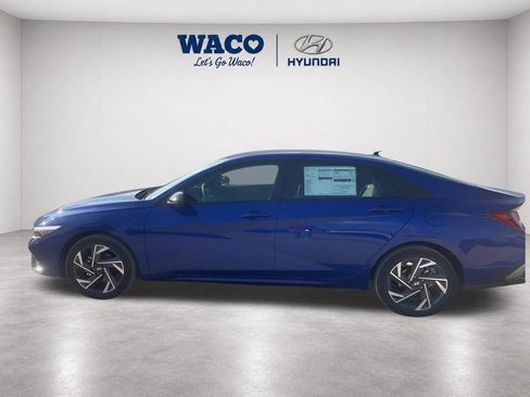 Used 2025 Hyundai Elantra Sport FWD image 5