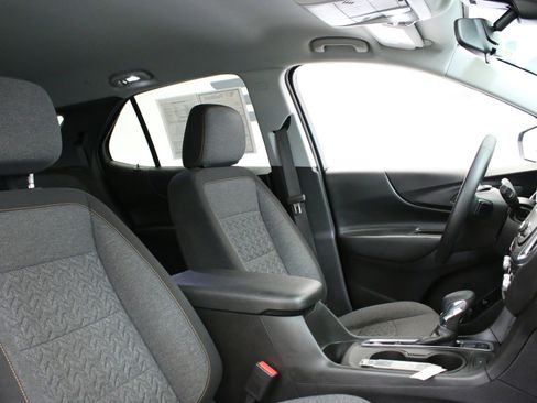 Used 2023 Chevrolet Equinox LT image 31