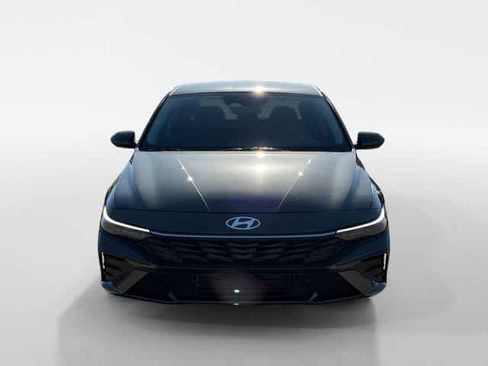 Certified 2024 Hyundai Elantra Blue FWD image 8