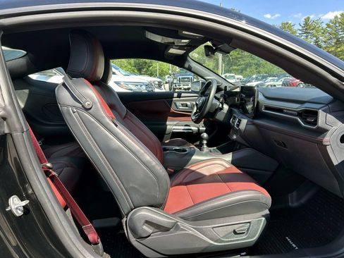 Used 2025 Ford Mustang GT Premium RWD image 13