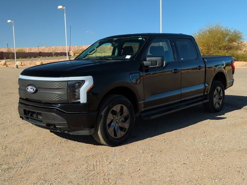 Used 2024 Ford F150 Lightning XLT image 7