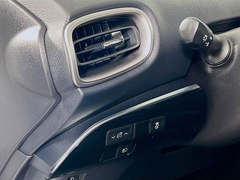 Used 2021 Toyota Prius Prime XLE image 10